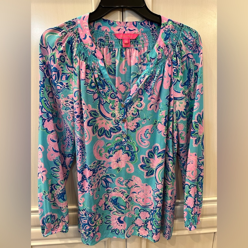 EUC Lilly Pulitzer Elsa Silk Blouse, Blue Horizon Jungle Sunrise, medium